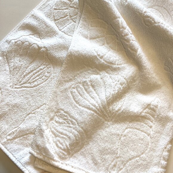 1 White Bath Towel 3 Hand Towels 1 Face Cloth White & Cream Guest Towels Linens - Picture 2 of 8